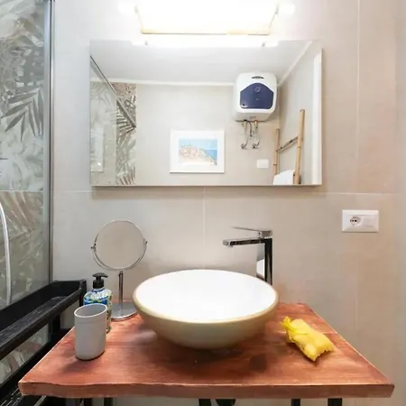 Appartement Modern In With Air Conditioning And Parking Bari