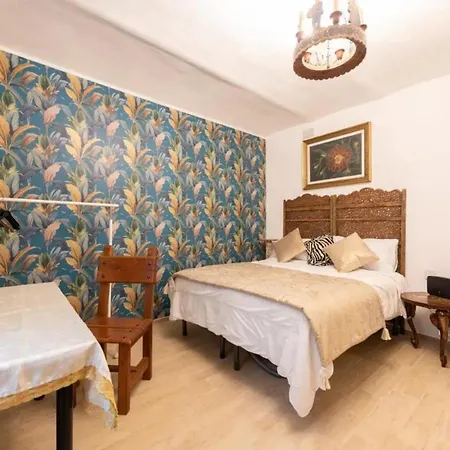 Modern In With Air Conditioning And Parking Бари