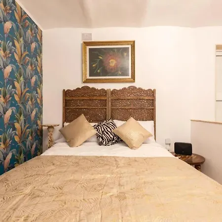 Modern In With Air Conditioning And Parking Appartement *