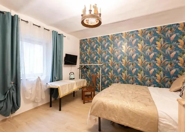 Modern In With Air Conditioning And Parking דירה